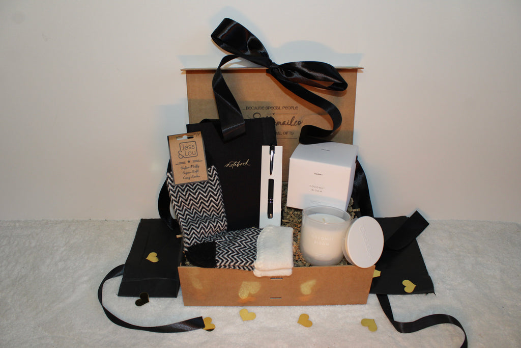 THE MONOCHROME MOOD GIFT BOX