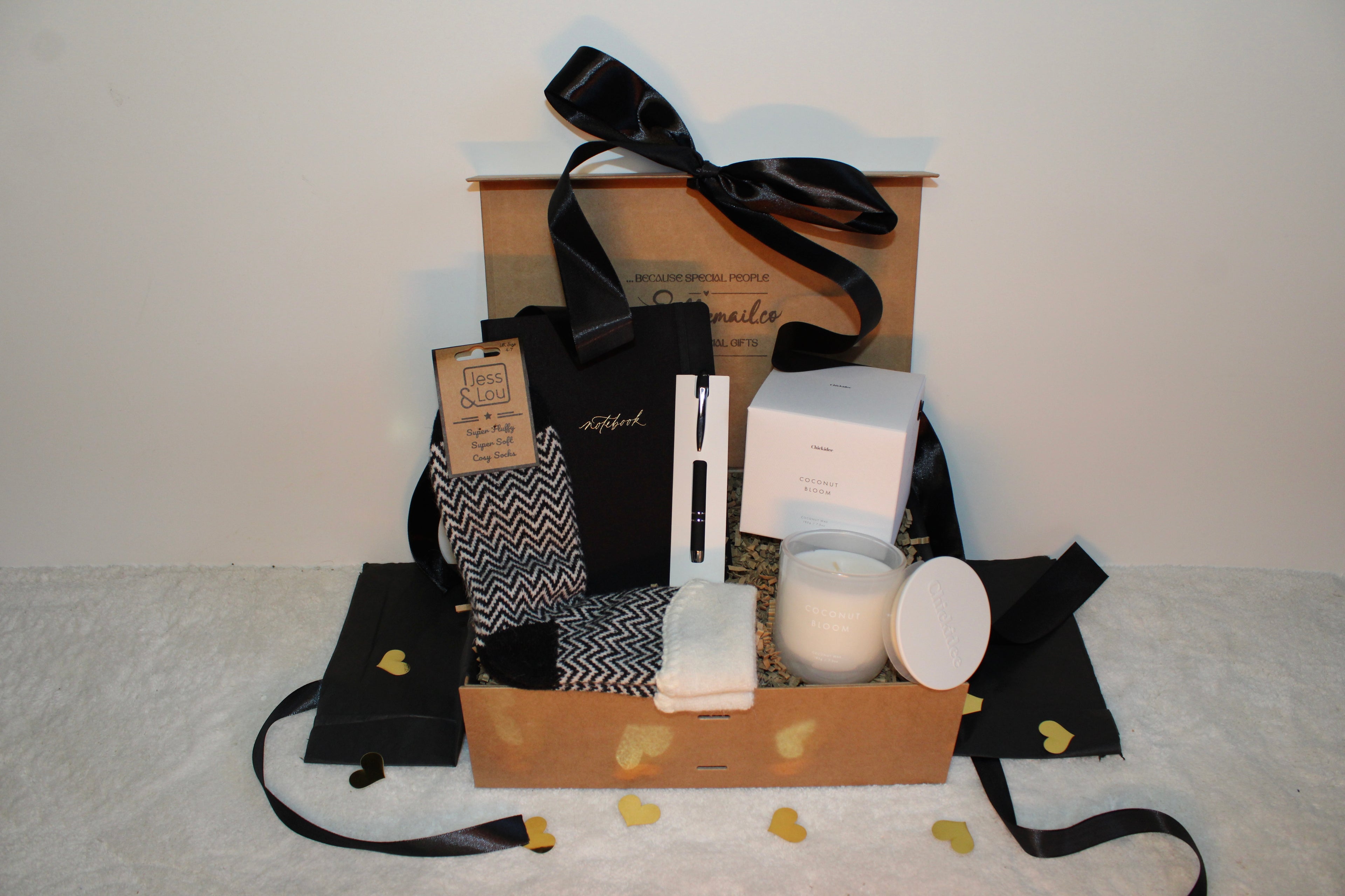 THE MONOCHROME MOOD GIFT BOX
